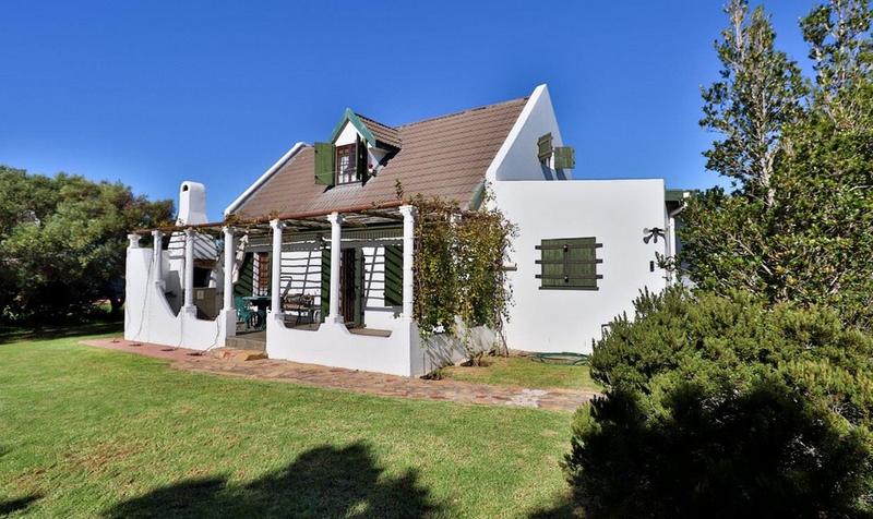 14 Bedroom Property for Sale in Aalwyndal Western Cape
